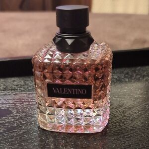 Valentino Donna Born In Roma